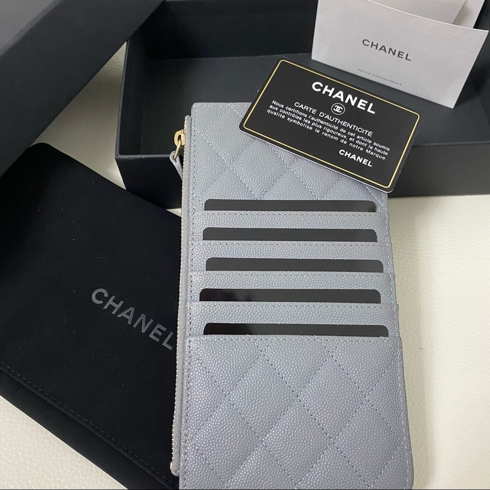 Chanel Phone Card Holder Pouch Interlocking CC logo Zipper Wallet Cute Elegant - Picture 4 of 17